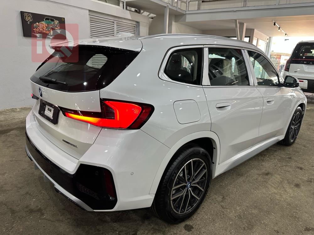 بي ام دبليو iX1